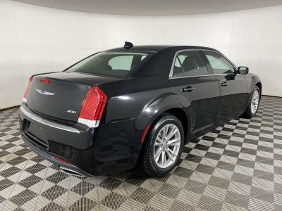 2019 Chrysler 300 Touring