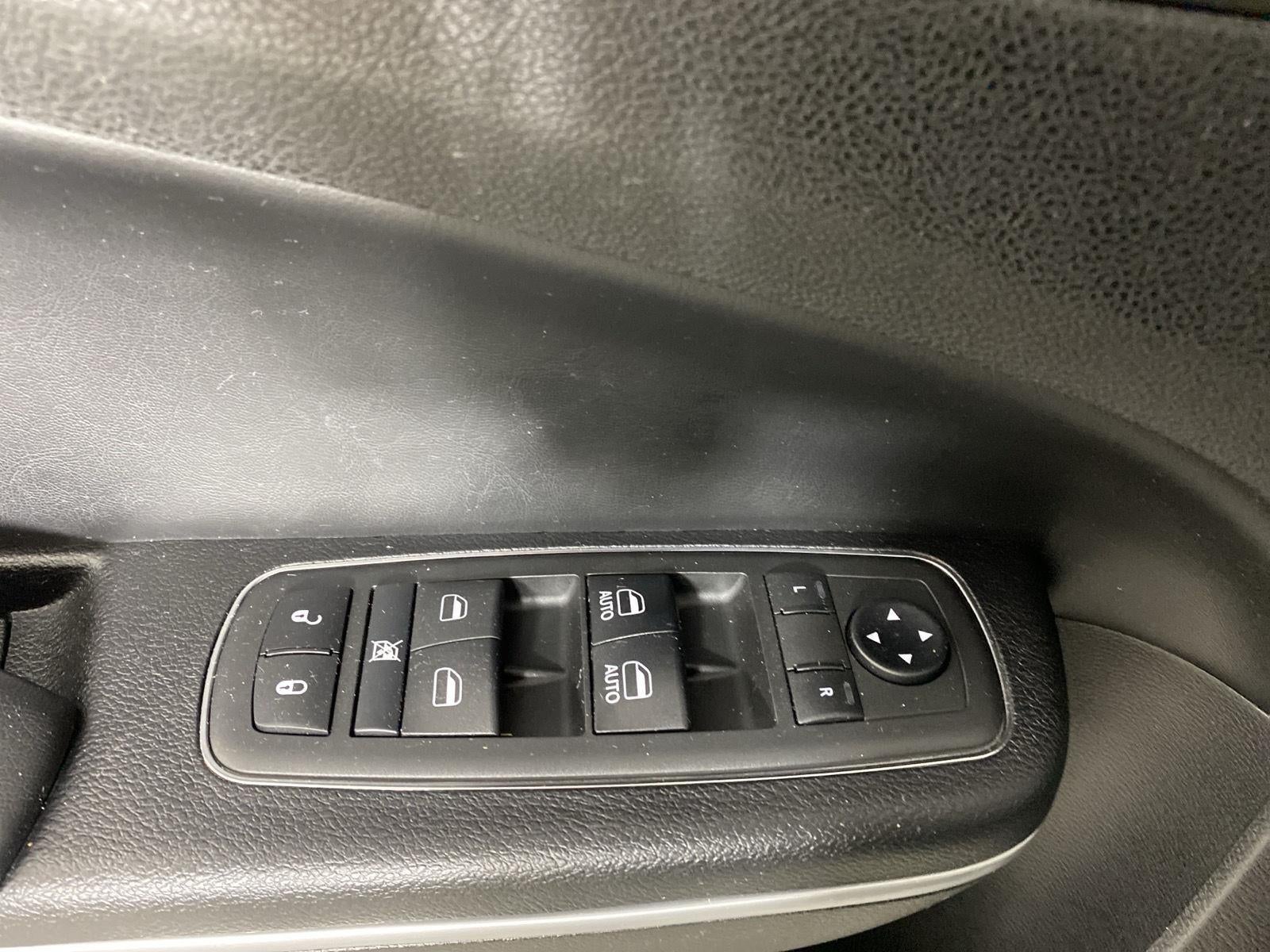 2019 Chrysler 300 Touring