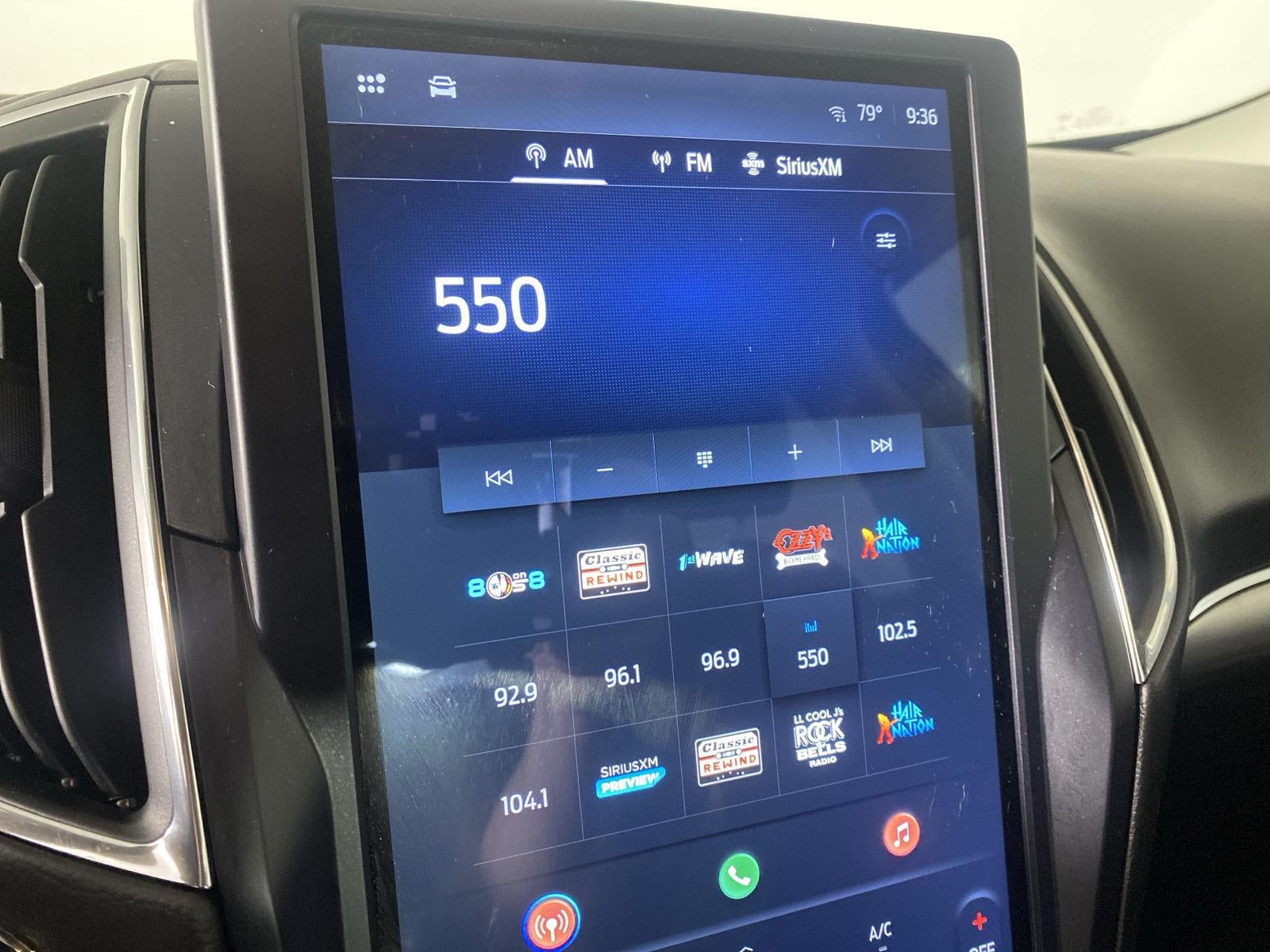 2022 Ford Edge Titanium