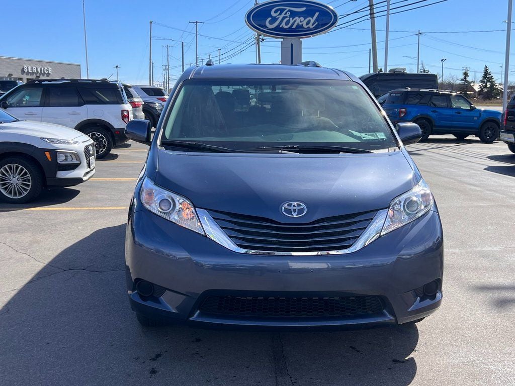 2017 Toyota Sienna L 7 Passenger