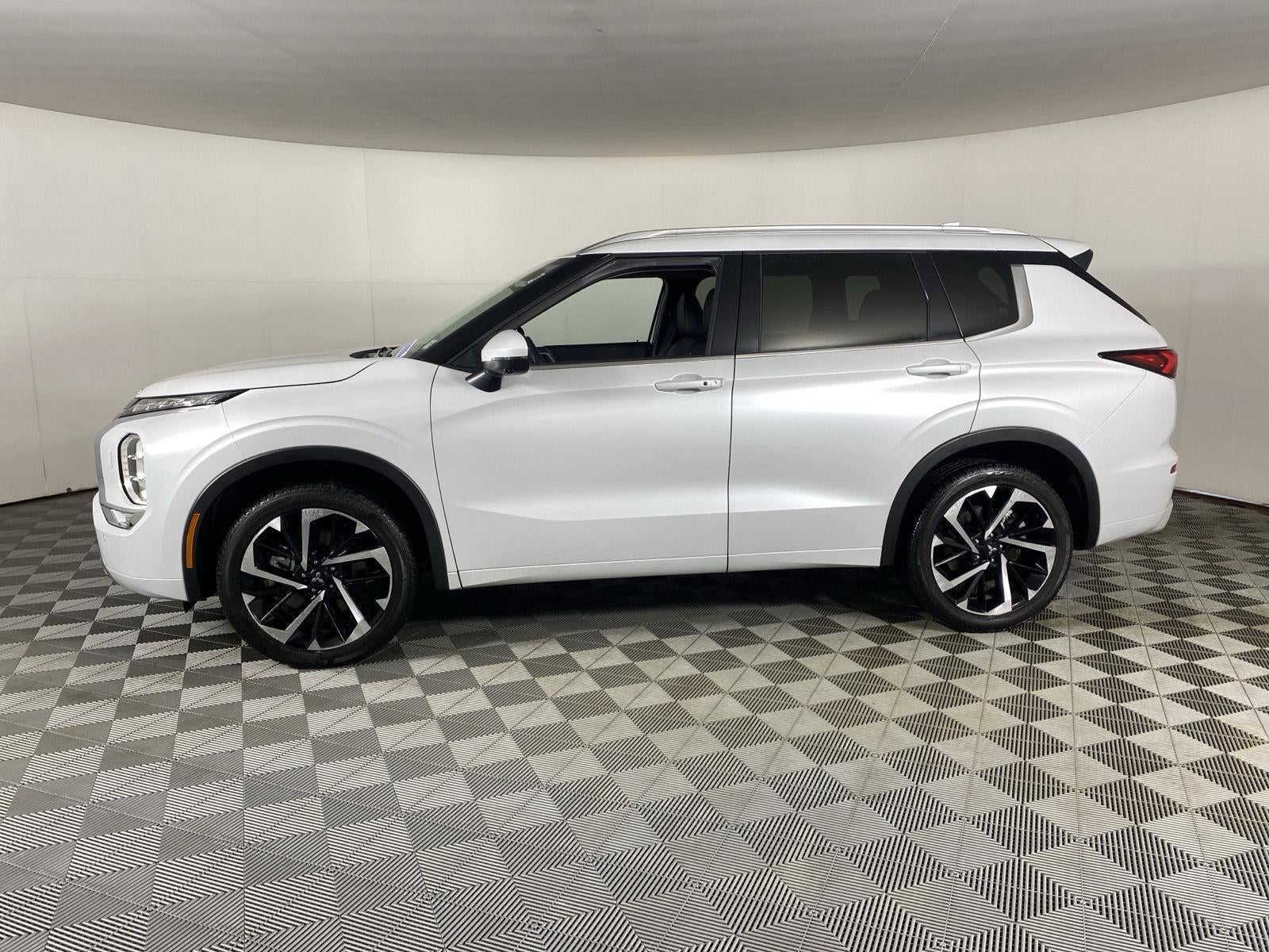2024 Mitsubishi Outlander SEL