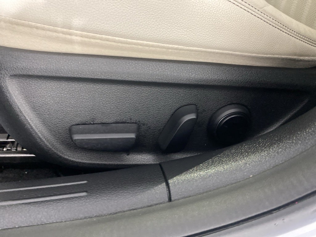 2022 Genesis G70 2.0T