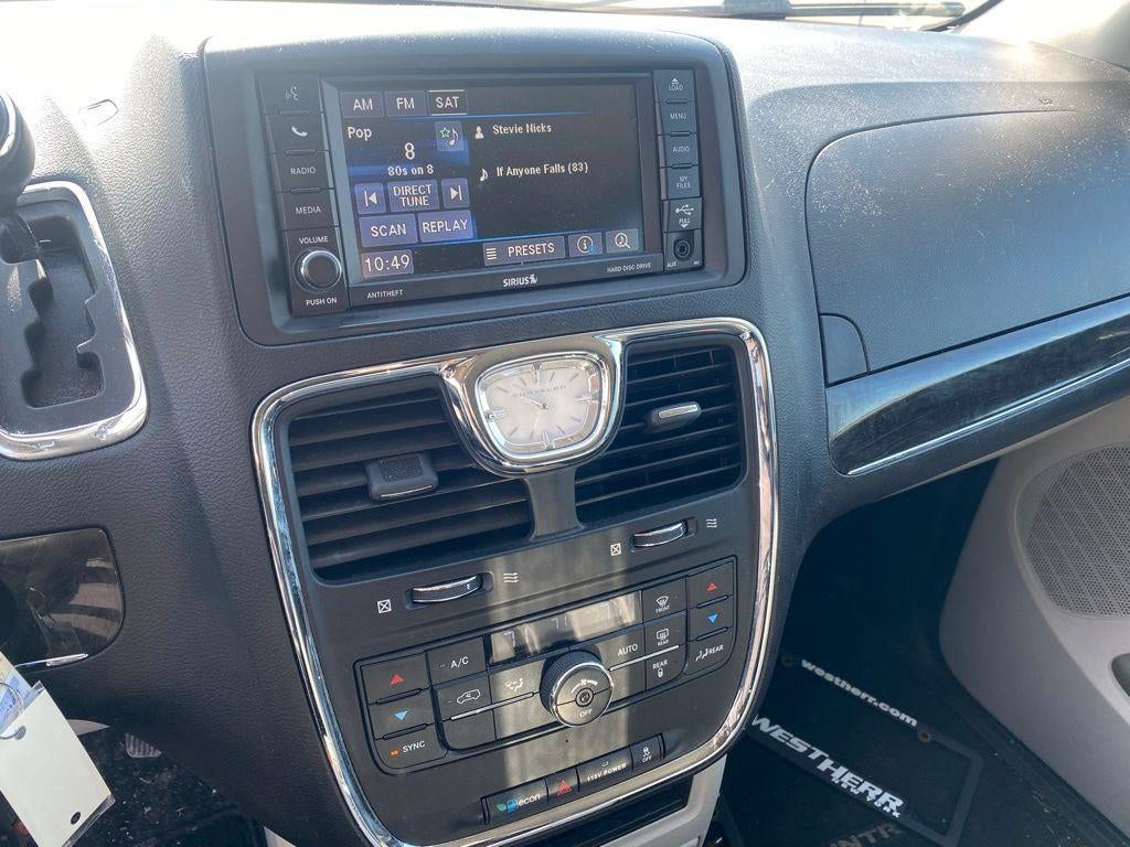 2013 Chrysler Town & Country Touring