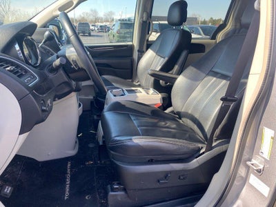 2013 Chrysler Town & Country Touring