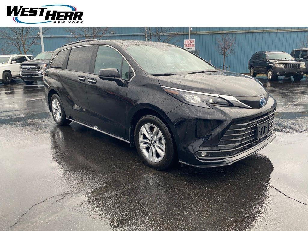 2025 Toyota Sienna XLE 7 Passenger
