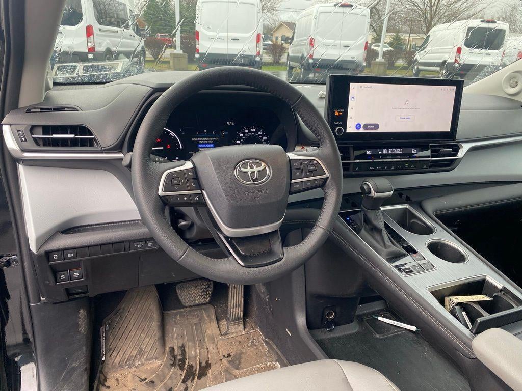 2025 Toyota Sienna XLE 7 Passenger