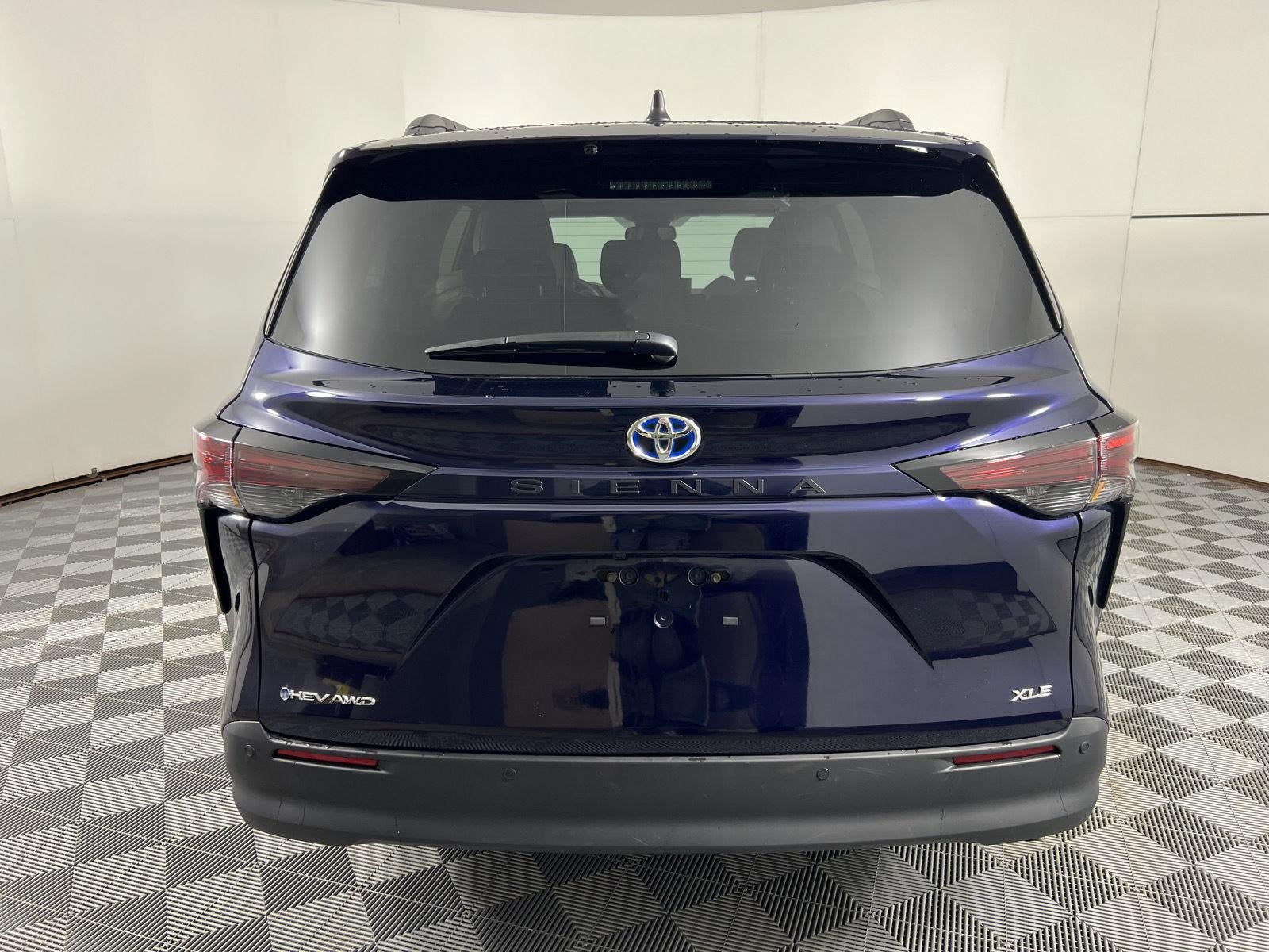 2025 Toyota Sienna XLE 7-Passenger