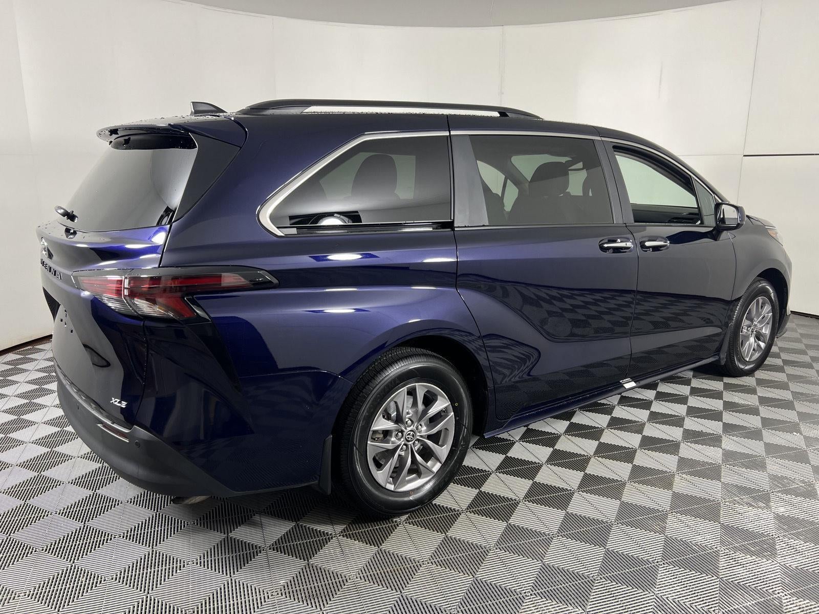 2025 Toyota Sienna XLE 7-Passenger