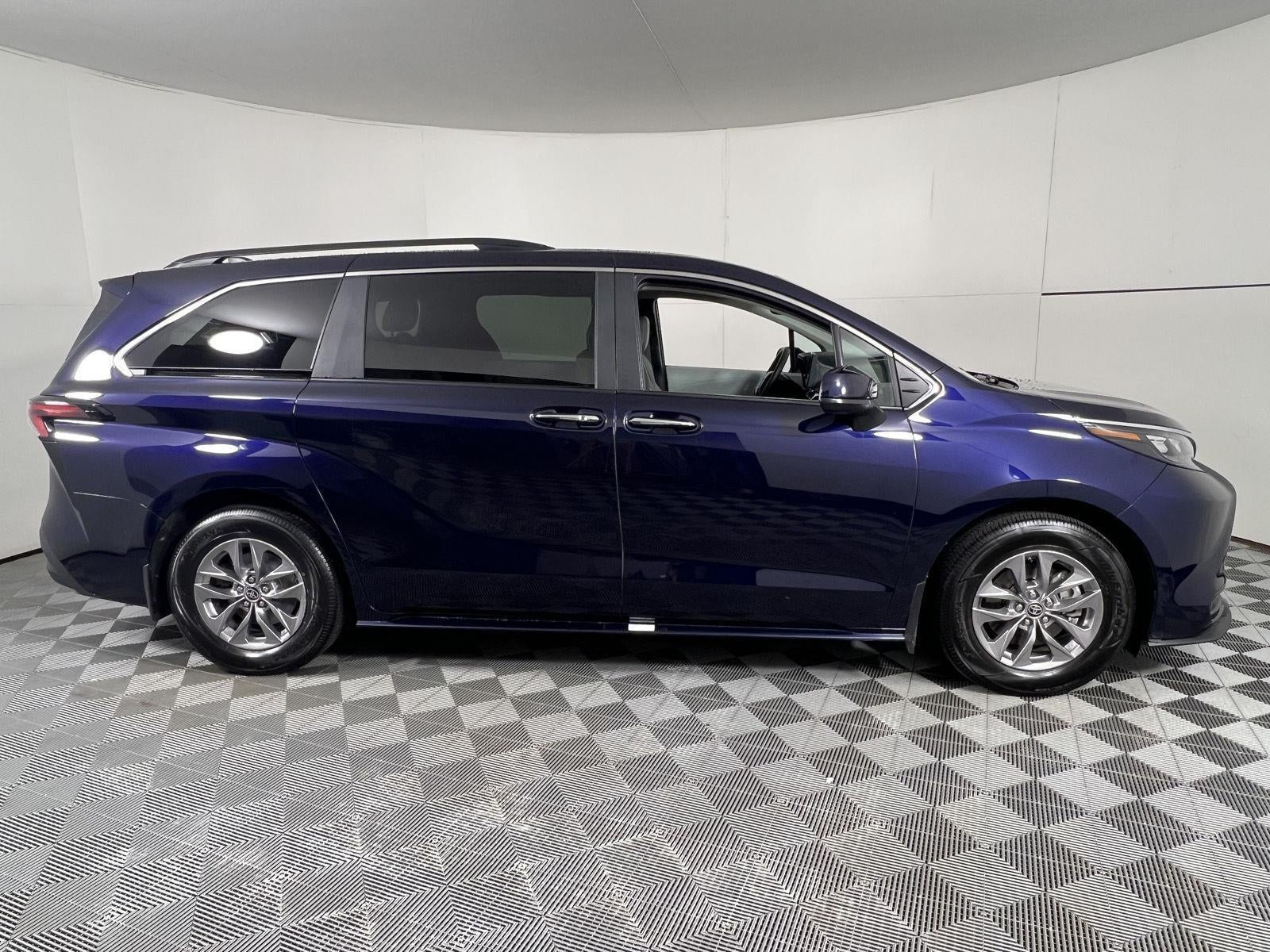 2025 Toyota Sienna XLE 7-Passenger