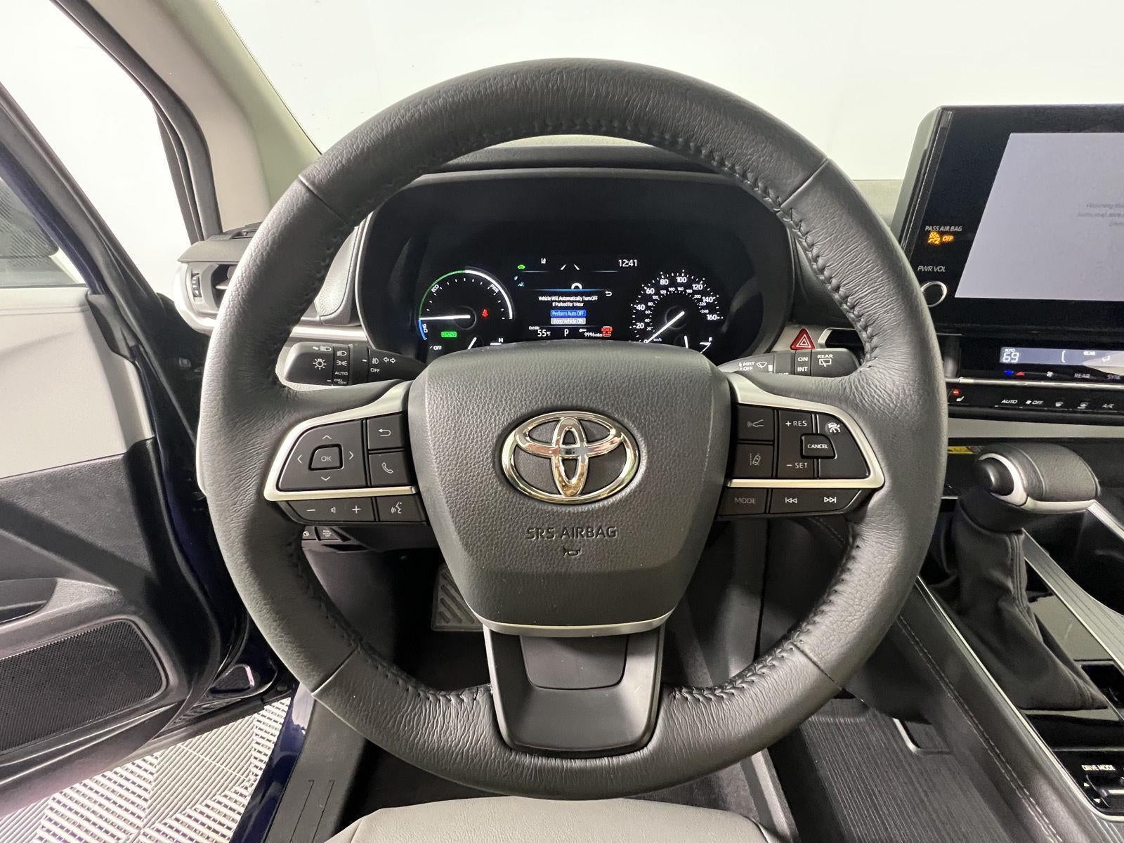2025 Toyota Sienna XLE 7-Passenger