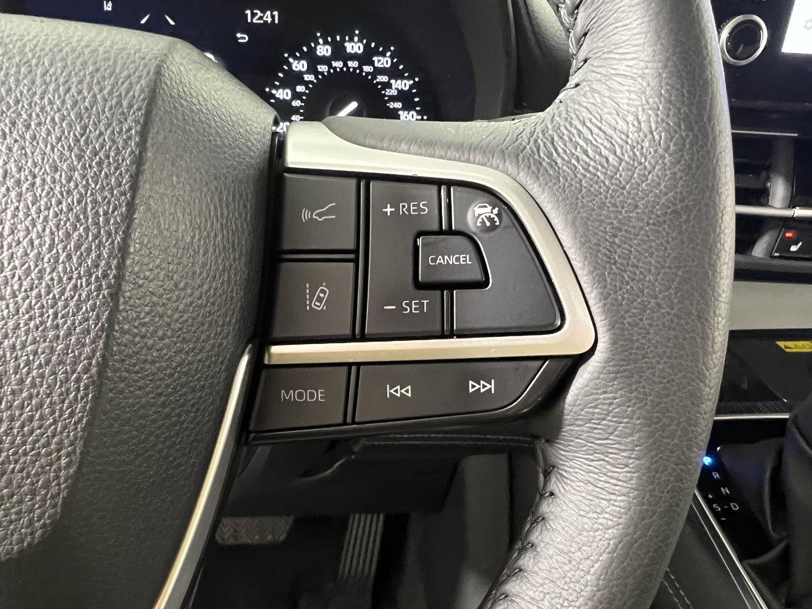 2025 Toyota Sienna XLE 7-Passenger