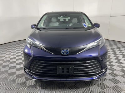 2025 Toyota Sienna XLE 7-Passenger