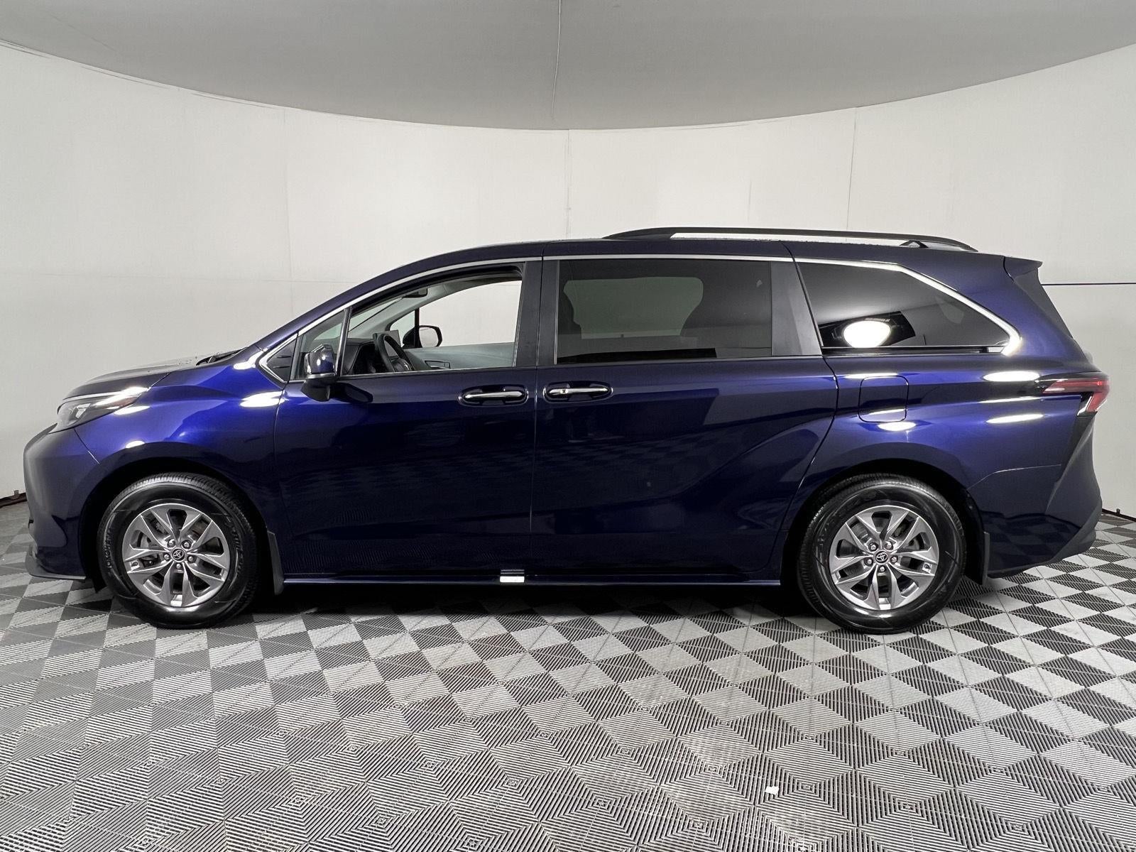 2025 Toyota Sienna XLE 7-Passenger
