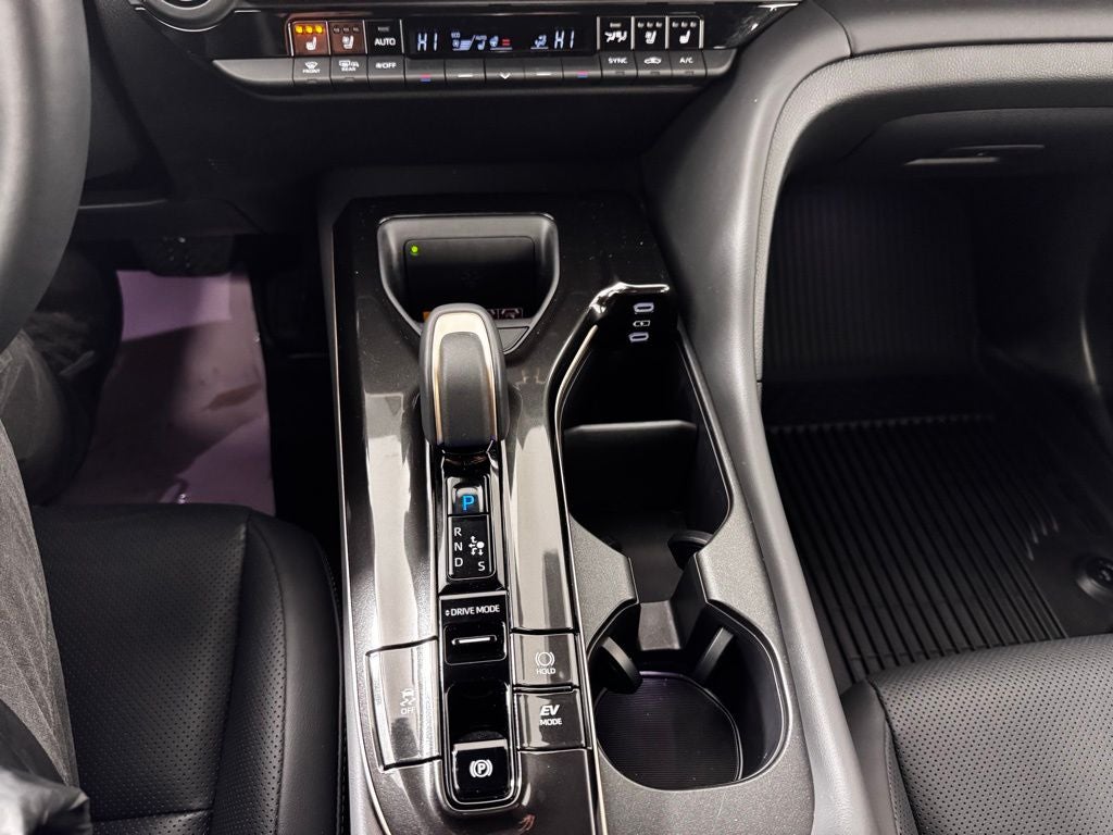 2025 Toyota Crown Signia XLE