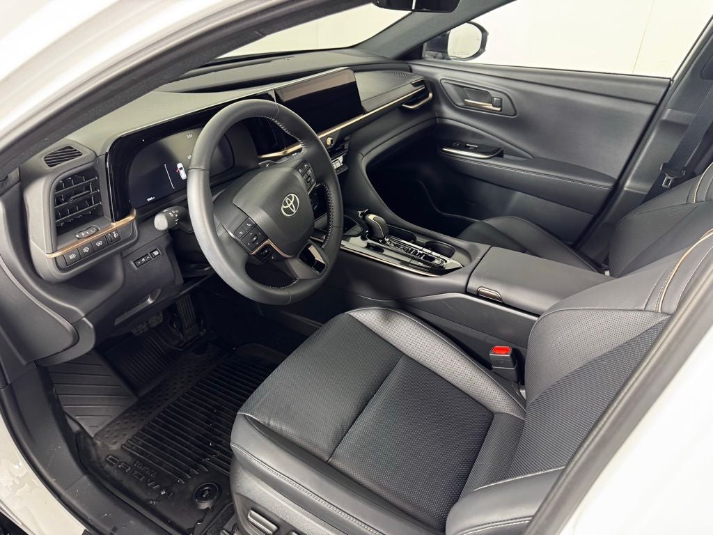 2025 Toyota Crown Signia XLE