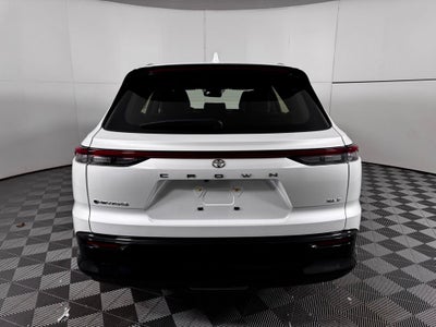 2025 Toyota Crown Signia XLE