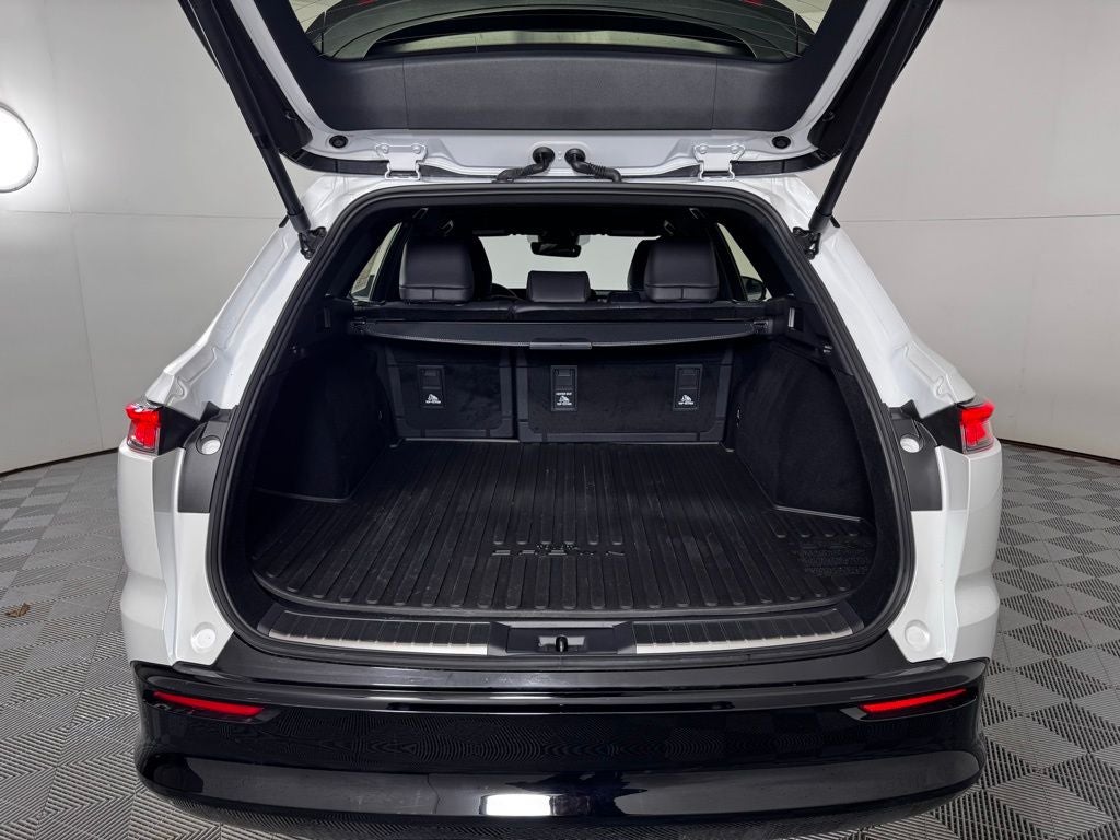 2025 Toyota Crown Signia XLE