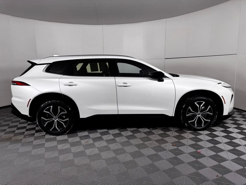 2025 Toyota Crown Signia XLE