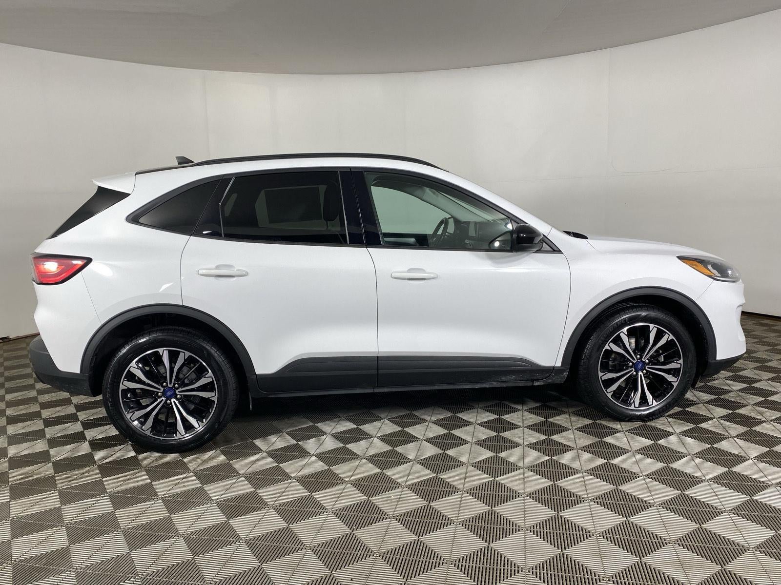 2022 Ford Escape SE Hybrid