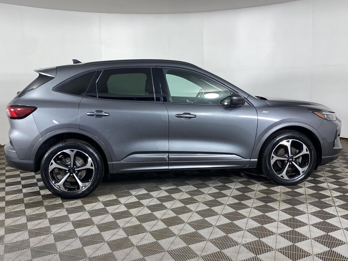 2023 Ford Escape ST-Line Elite