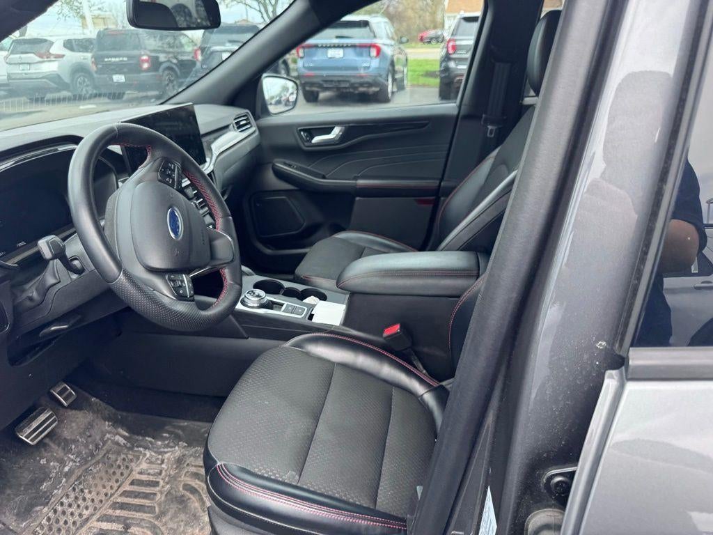 2023 Ford Escape ST-Line Elite