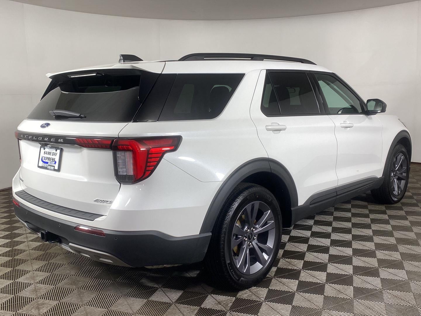 2026 Ford Explorer Active w/200A Pkg