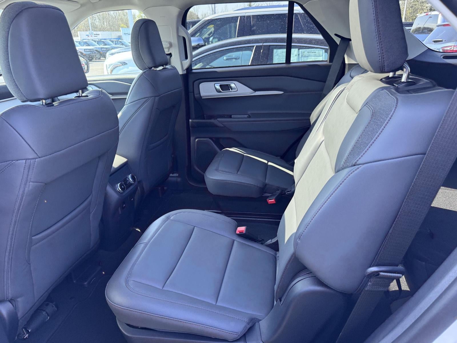 2026 Ford Explorer Active w/200A Pkg