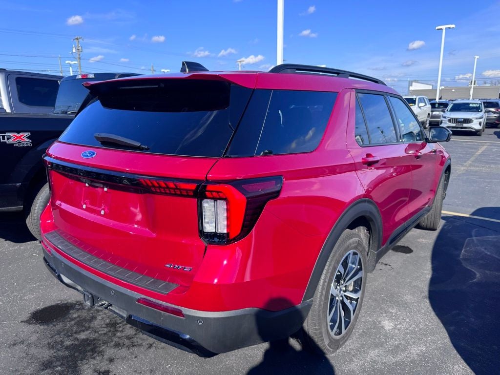 2025 Ford Explorer ST-Line