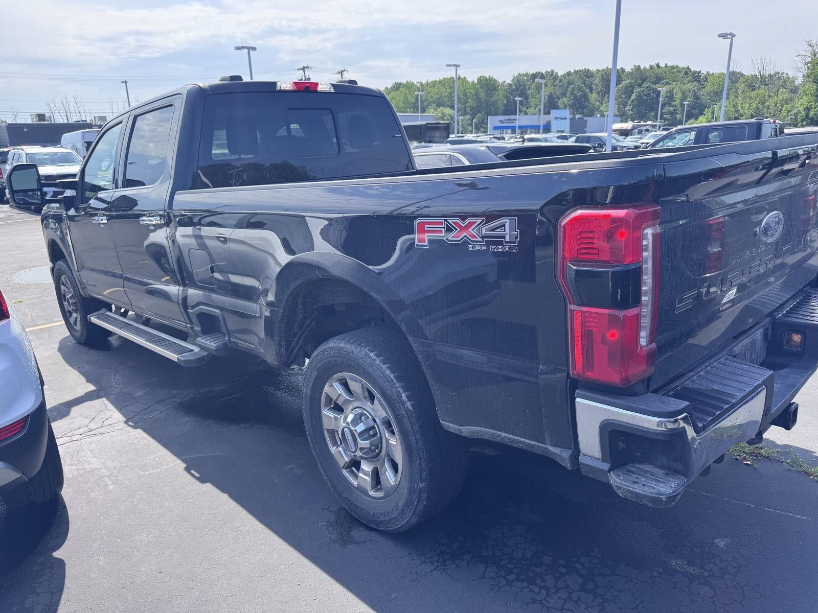 2024 Ford Super Duty F-350 SRW LARIAT