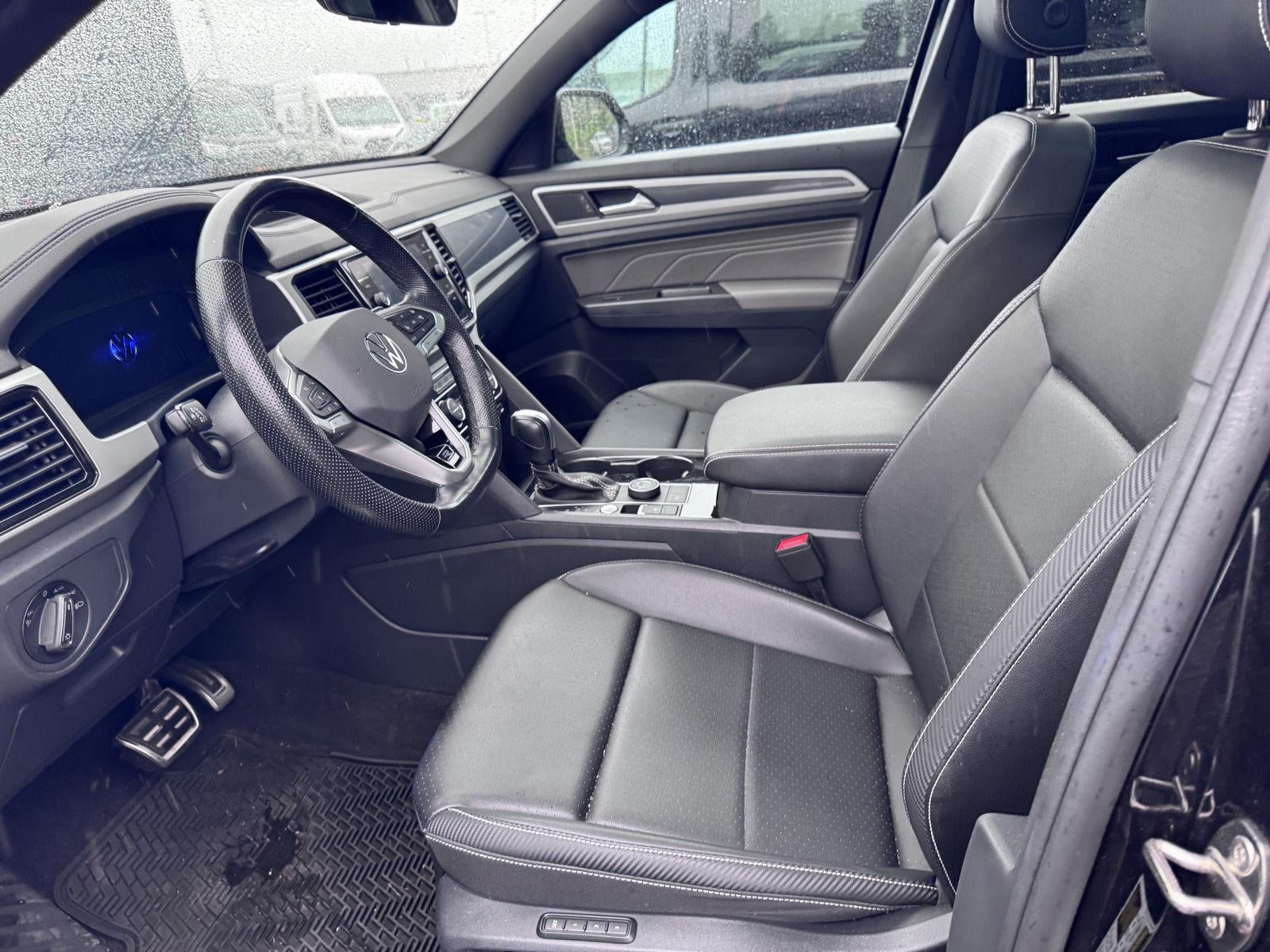 2023 Volkswagen Atlas Cross Sport 2.0T SEL R-Line Black