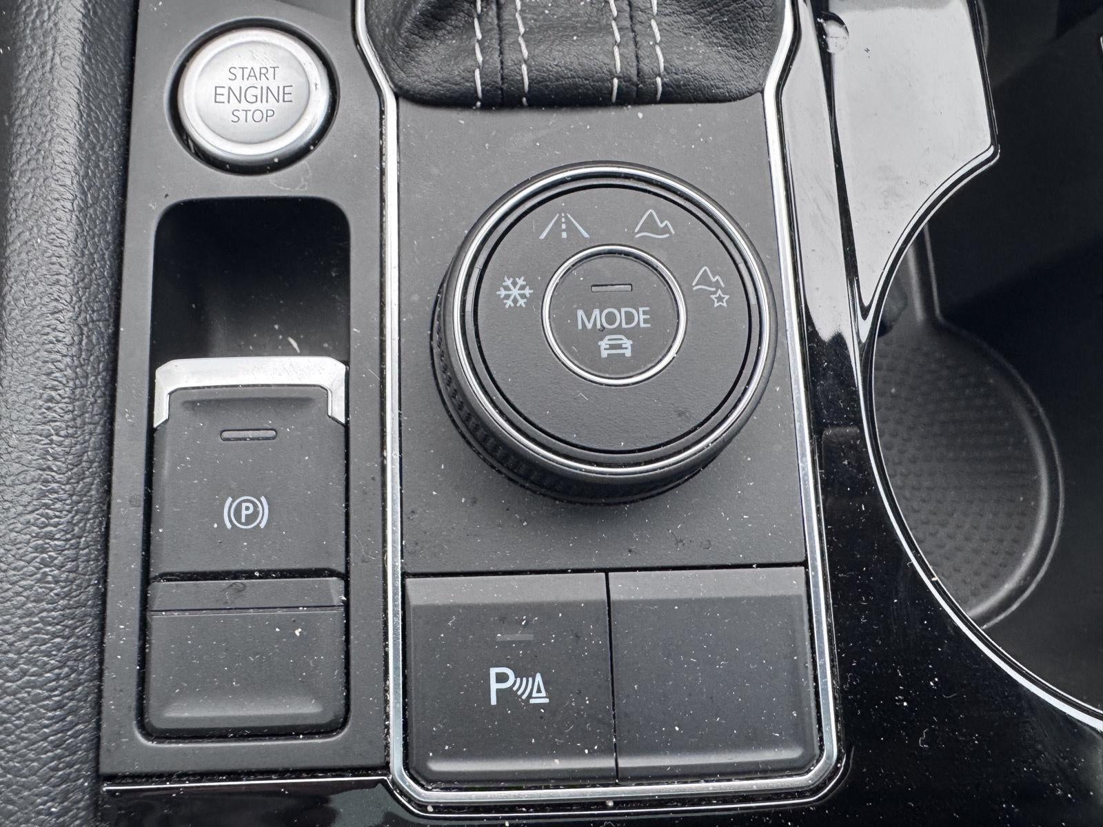 2023 Volkswagen Atlas Cross Sport 2.0T SEL R-Line Black