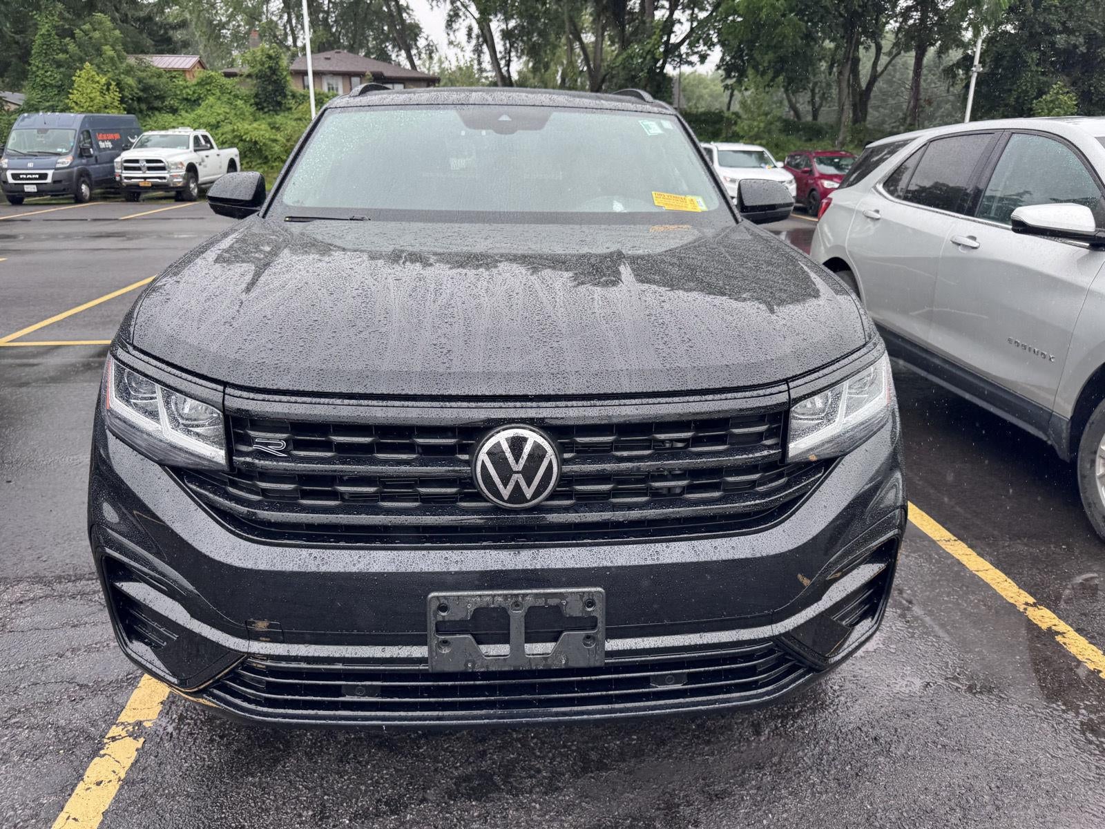 2023 Volkswagen Atlas Cross Sport 2.0T SEL R-Line Black