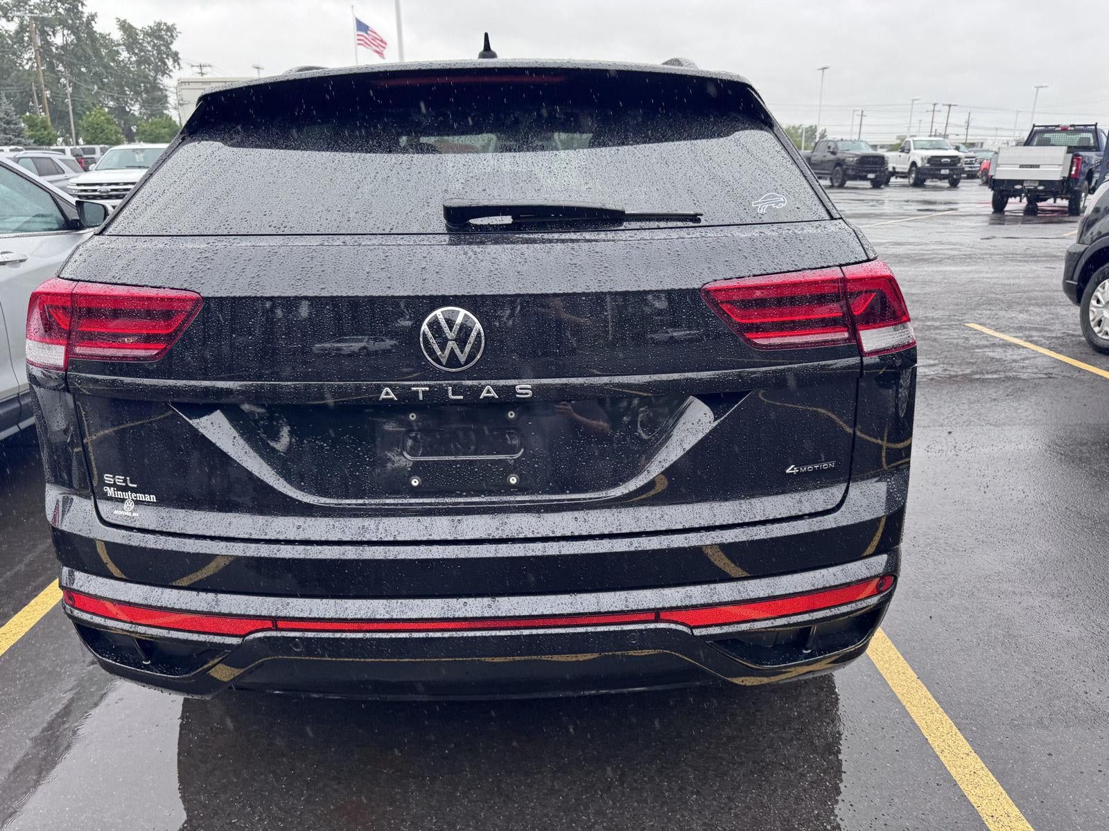 2023 Volkswagen Atlas Cross Sport 2.0T SEL R-Line Black