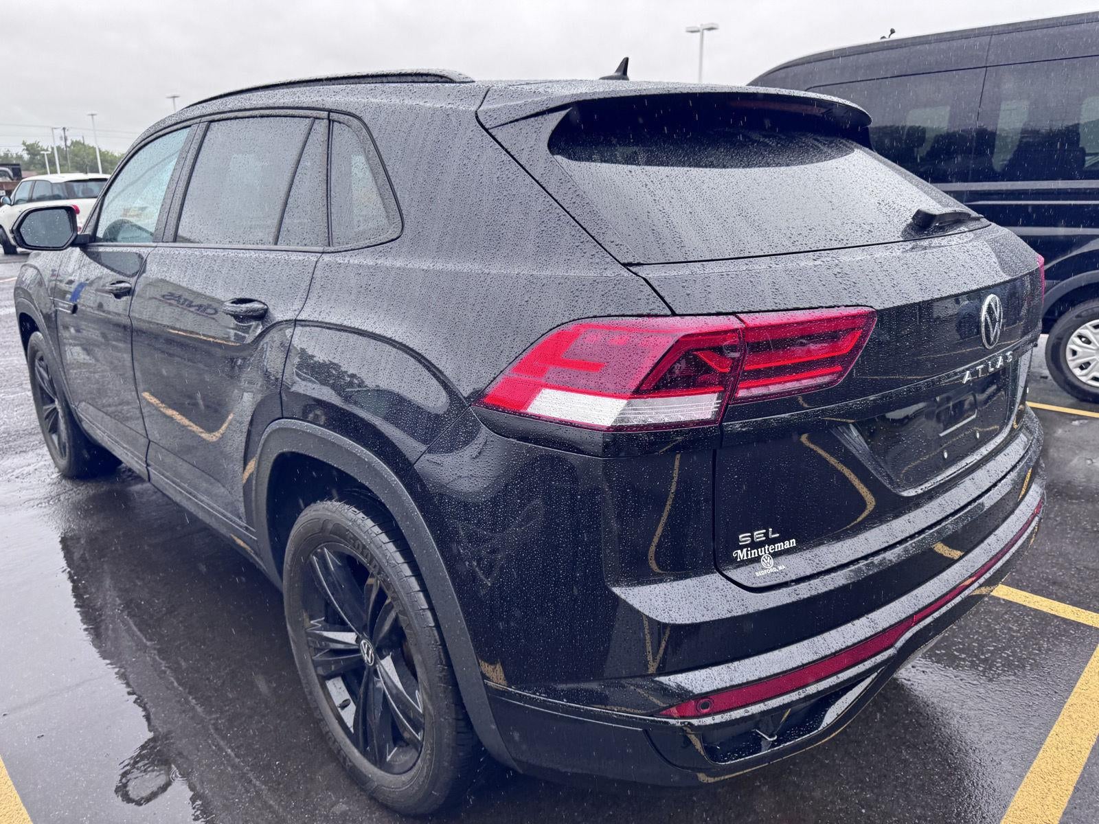 2023 Volkswagen Atlas Cross Sport 2.0T SEL R-Line Black