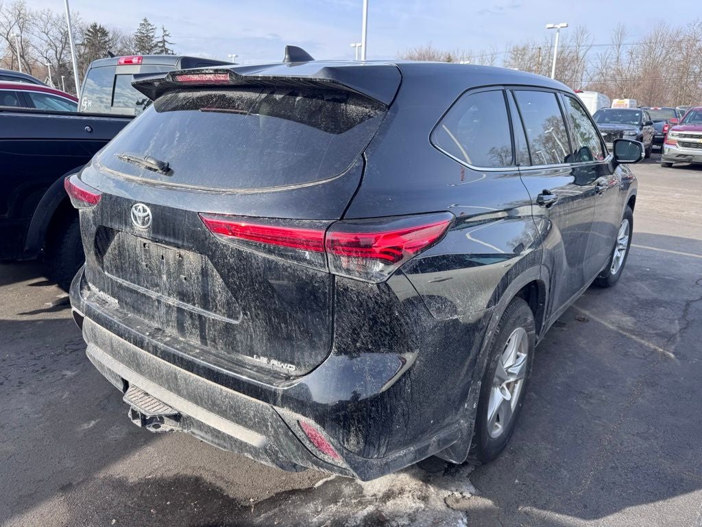 2022 Toyota Highlander LE