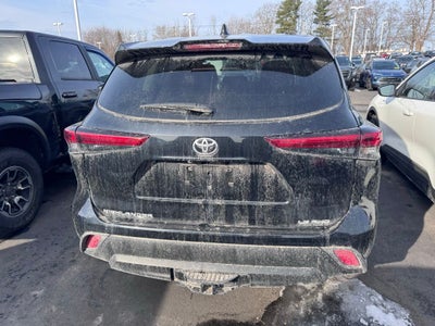 2022 Toyota Highlander LE
