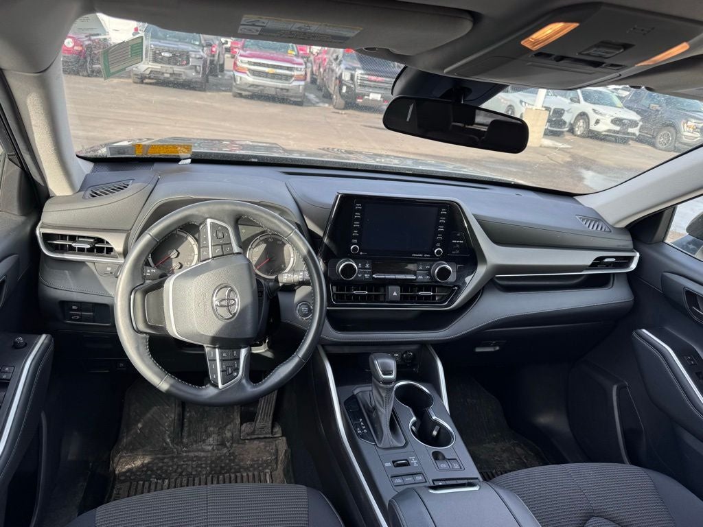 2022 Toyota Highlander LE