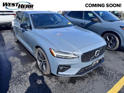 2022 Volvo S60 B5 R-Design