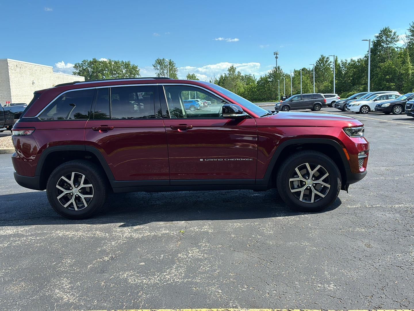 2023 Jeep Grand Cherokee Base
