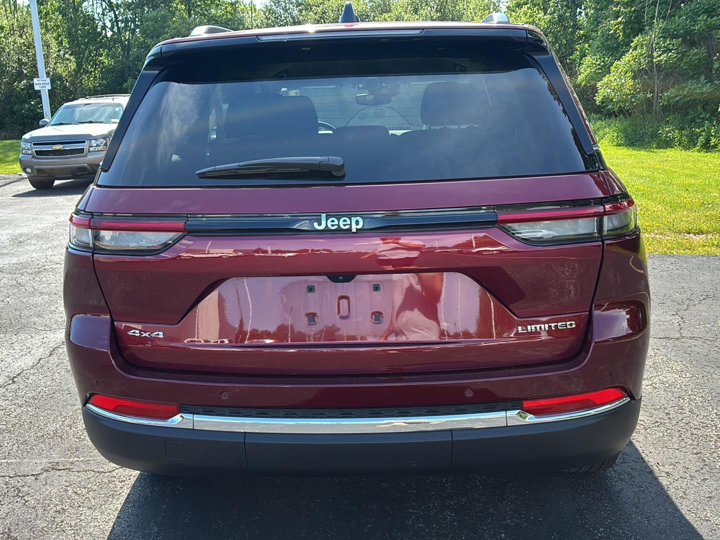 2023 Jeep Grand Cherokee Base