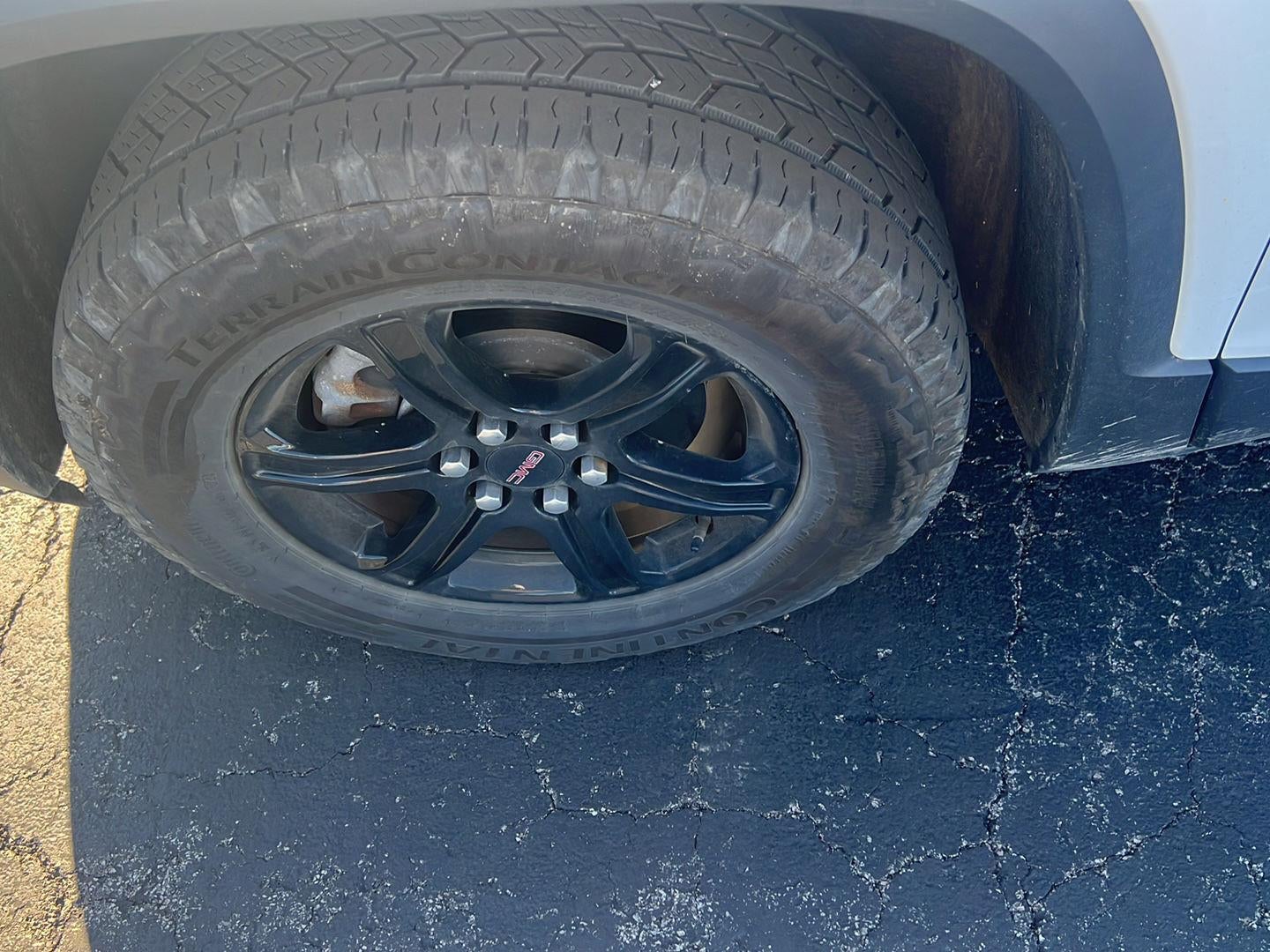 2023 GMC Acadia AT4