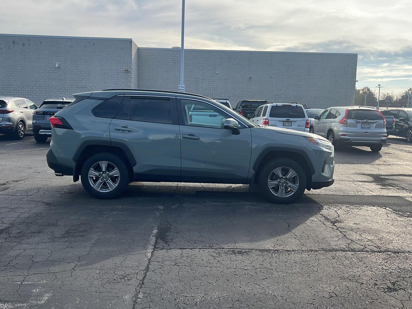2023 Toyota RAV4 XLE