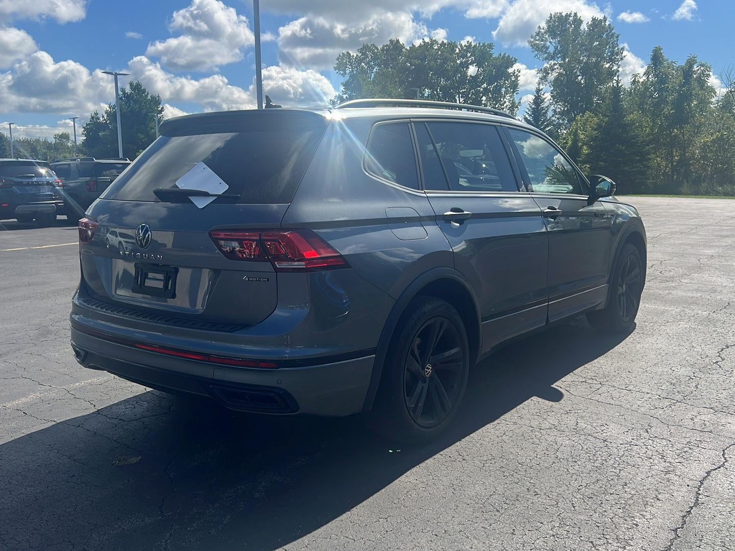2024 Volkswagen Tiguan SE R-Line Black