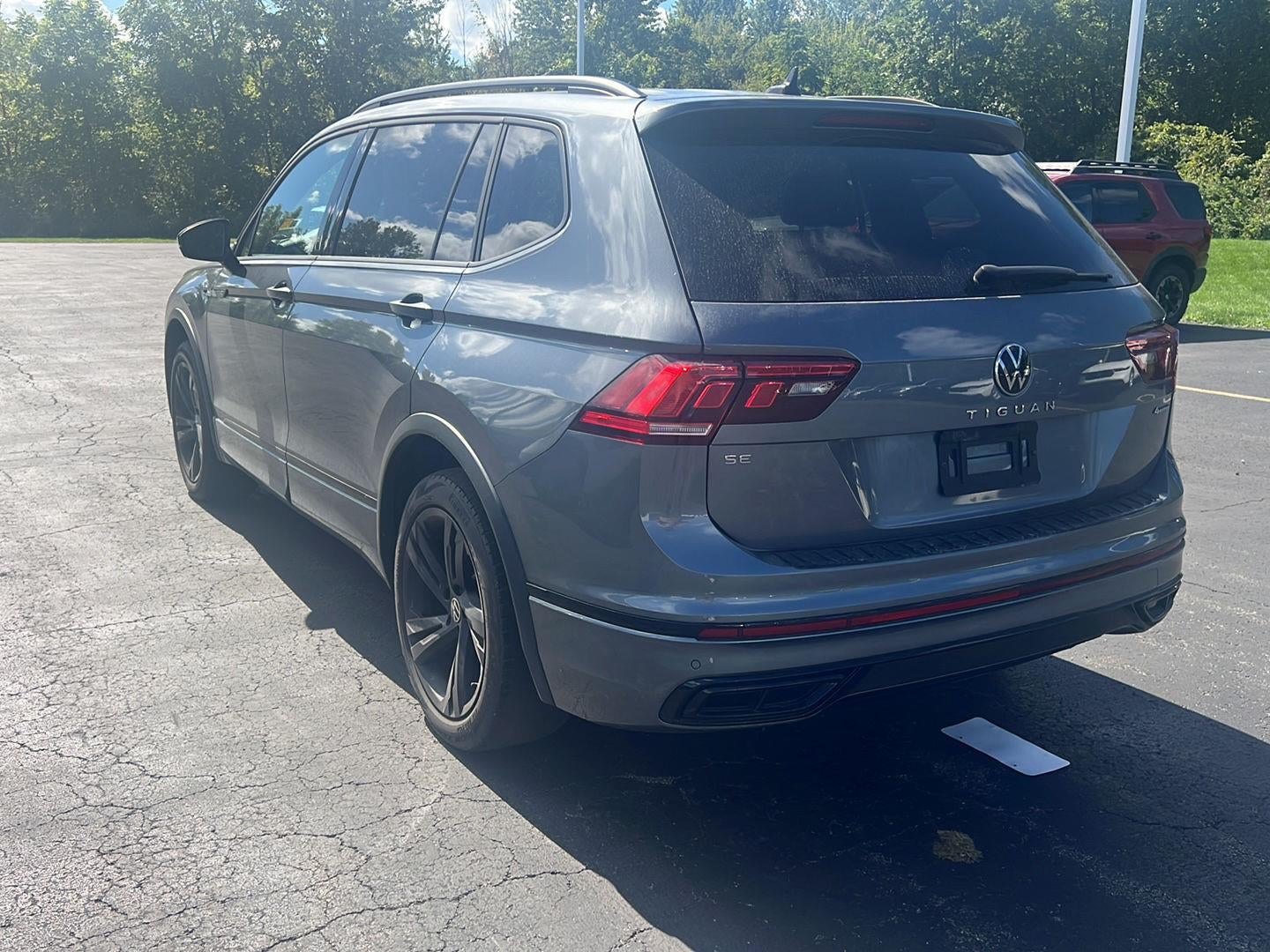 2024 Volkswagen Tiguan SE R-Line Black