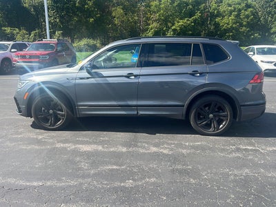 2024 Volkswagen Tiguan SE R-Line Black