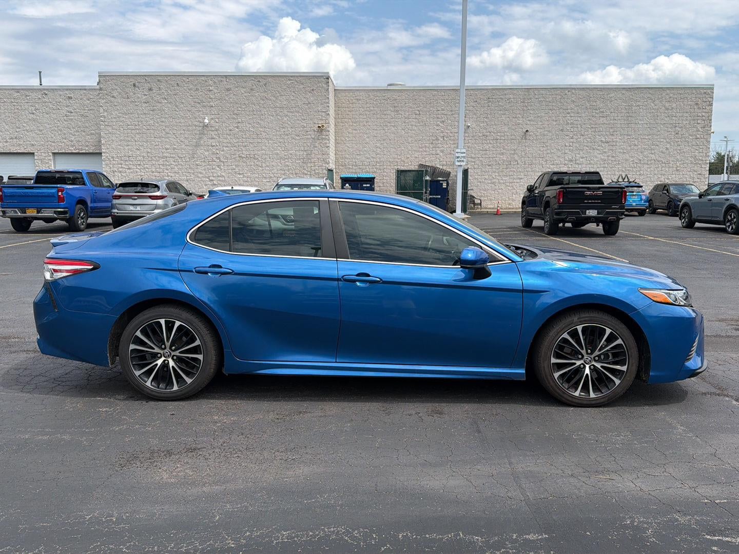 2020 Toyota Camry SE