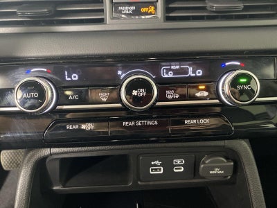 2023 Honda Pilot EX-L w/Rear Captain's Chairs