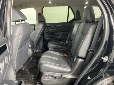 2023 Honda Pilot EX-L w/Rear Captain's Chairs