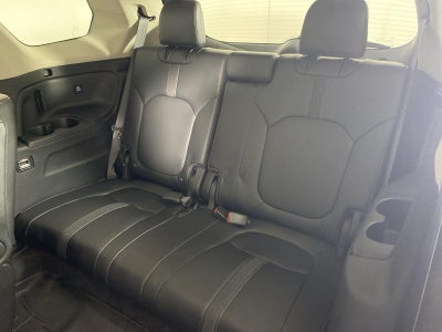 2023 Honda Pilot EX-L w/Rear Captain's Chairs
