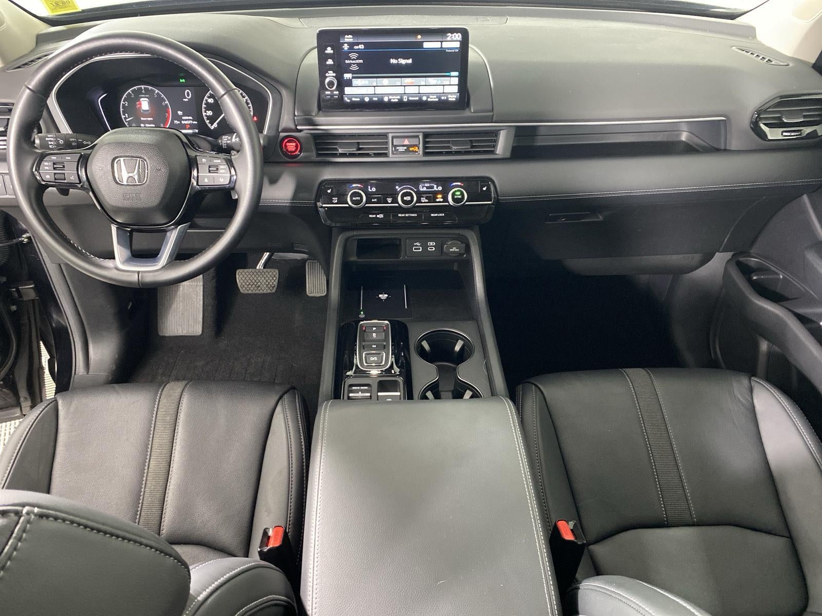 2023 Honda Pilot EX-L w/Rear Captain's Chairs